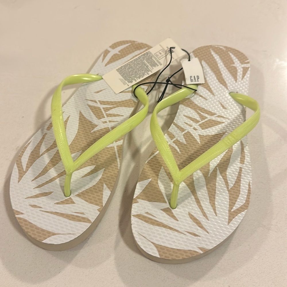 Gap - Green Palm Tropical Flip Flop Sandal Size 7